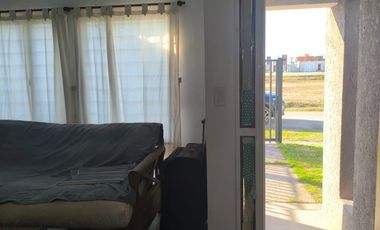 Casa en alquiler c/ cochera en San Ignacio