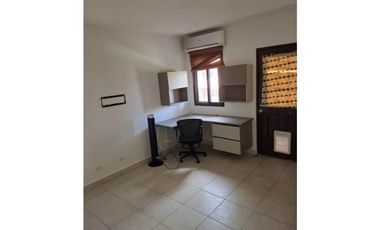 ALQUILER DE HERMOSA CASA EN VERSALLES, CASA RADICAL