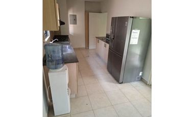 ALQUILER DE HERMOSA CASA EN VERSALLES, CASA RADICAL