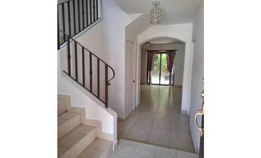 ALQUILER DE HERMOSA CASA EN VERSALLES, CASA RADICAL