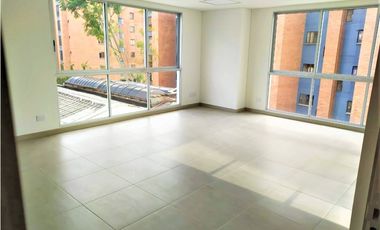 SE VENDE OFICINA EN CENTRO EMPRESARIAL. PEREIRA