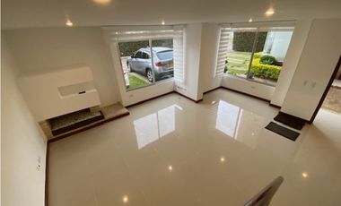 Arriendo casa Pinares de Chia