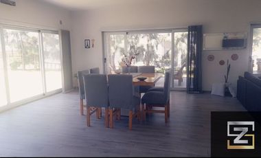 Casa en venta c/ cochera en Fincas del Alba