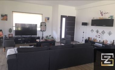 Casa en venta c/ cochera en Fincas del Alba