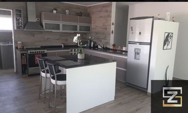 Casa en venta c/ cochera en Fincas del Alba