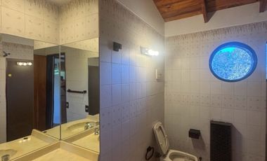 Casa en alquiler c/ cochera en El Sosiego. Año adelantado