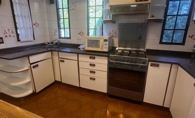 Casa en alquiler c/ cochera en El Sosiego. Año adelantado