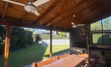 Casa en alquiler c/ cochera en El Sosiego. Año adelantado