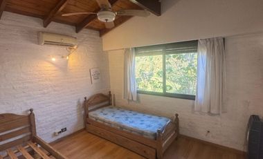 Casa en alquiler c/ cochera en El Sosiego. Año adelantado