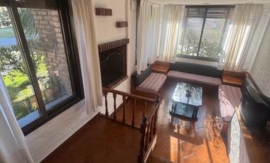 Casa en alquiler c/ cochera en El Sosiego. Año adelantado