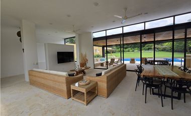 CASA CAMPESTRE EN VENTA EN GIRARDOT