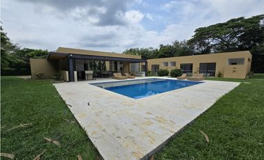 CASA CAMPESTRE EN VENTA EN GIRARDOT