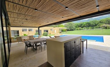 CASA CAMPESTRE EN VENTA EN GIRARDOT