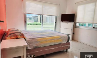 Casa en alquiler c/ cochera en Don Joaquín