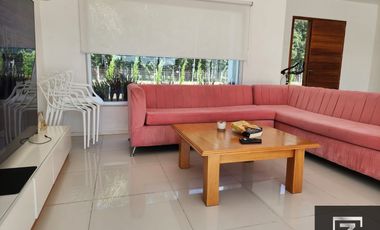 Casa en alquiler c/ cochera en Don Joaquín