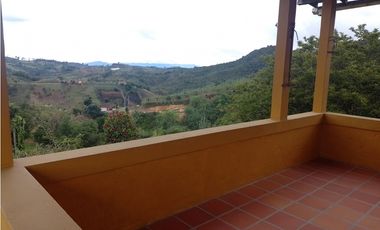 FINCA SAN VICENTE, ANTIOQUIA A 2 KM DEL PUEBLO