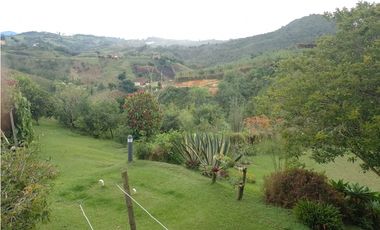 FINCA SAN VICENTE, ANTIOQUIA A 2 KM DEL PUEBLO