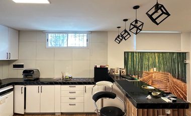 VENDE casa con piscina climatizada a minutos del microcentro