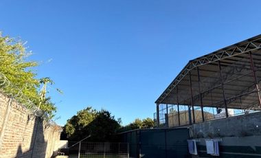 VENDE casa con piscina climatizada a minutos del microcentro