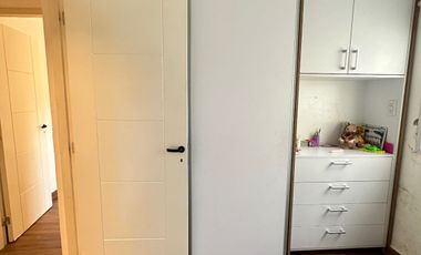 VENDE casa con piscina climatizada a minutos del microcentro