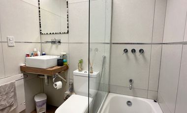 VENDE casa con piscina climatizada a minutos del microcentro