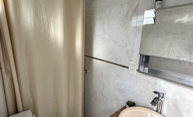 VENDE casa con piscina climatizada a minutos del microcentro