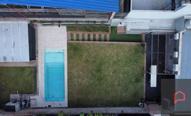 VENDE casa con piscina climatizada a minutos del microcentro