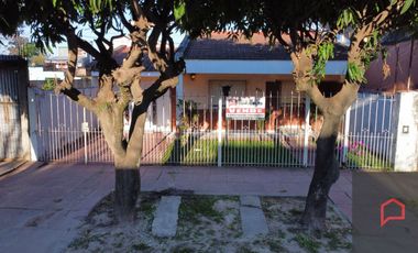 VENDE casa 10x40 Mariano Moreno