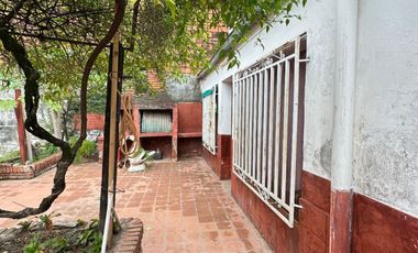 VENDE casa 10x40 Mariano Moreno