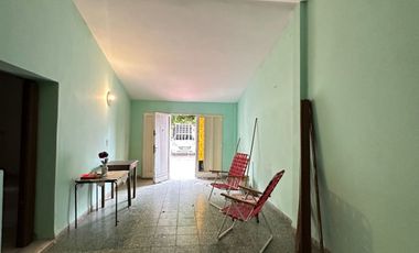 VENDE casa 10x40 Mariano Moreno