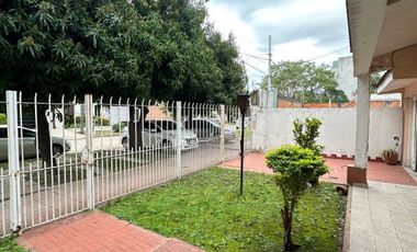 VENDE casa 10x40 Mariano Moreno