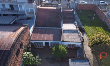 VENDE casa 10x40 Mariano Moreno