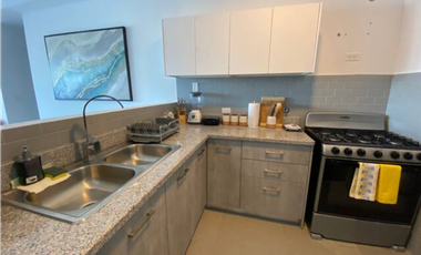 SE ALQUILA  BELLO APARTAMENTO EN LA CRESTA