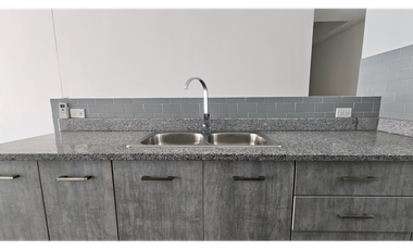 SE ALQUILA  APARTAMENTO EN LA CRESTA