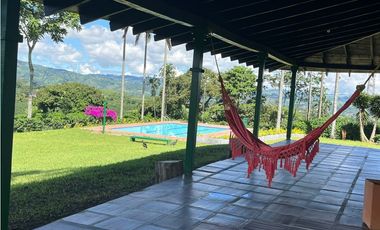 FINCA EN CHINCHINA  PAISAJE CAFETERO  16 PAX