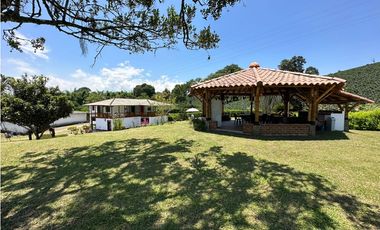 HERMOSA  FINCA  CAFETERA  CAP  24 PAX   - TREBOL  -