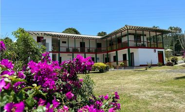 HERMOSA  FINCA  CAFETERA  CAP  24 PAX   - TREBOL  -