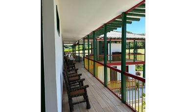 HERMOSA  FINCA  CAFETERA  CAP  24 PAX   - TREBOL  -