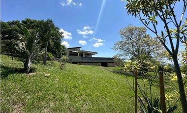 VENDO FABULOSA CASA CAMPESTRE EN MONTELAGO LA MESA