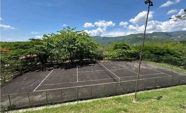 VENDO FABULOSA CASA CAMPESTRE EN MONTELAGO LA MESA