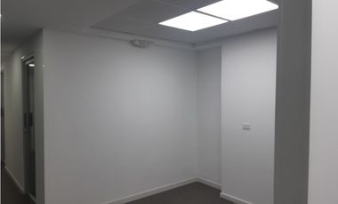 Se Vende Local en Av Santa Elena