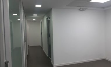 Se Vende Local en Av Santa Elena