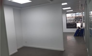 Se Vende Local en Av Santa Elena