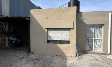 Casa en venta c/ cochera en Gualeguaychú