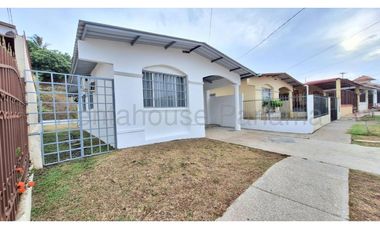 Casa en alquiler en Villa Lucre YM