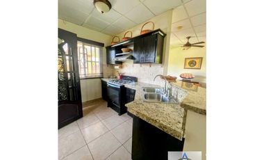 Alquilo casa full amoblada en La Fontana, David! Negociable