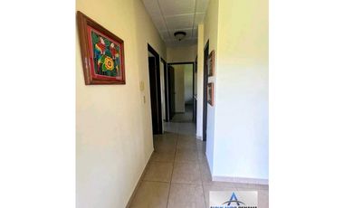 Alquilo casa full amoblada en La Fontana, David! Negociable