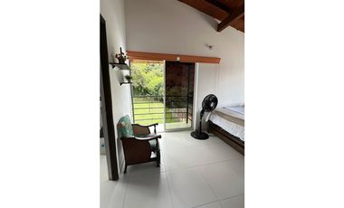 VENTA CABAÑA EN UNIDAD CERRADA, SAN JERONIMO. ANT