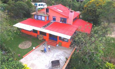 VENDO O ARRIENDO HERMOSA CASA CAMPESTRE VA A LA CALERA