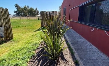Casa Quinta Con Galpon En Alquiler.